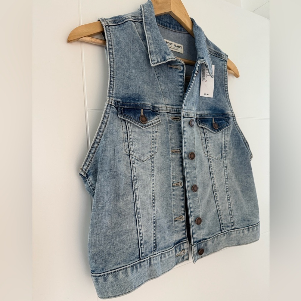 BNWT Brody Jeans Denim Vest, size large. - Picture 2 of 7
